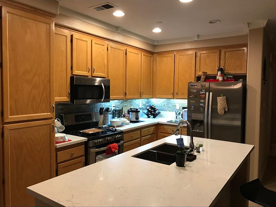 1st image of 172 Aurora Ave