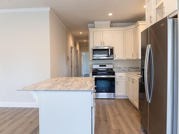 2nd image of 524 Loma Verde Lane