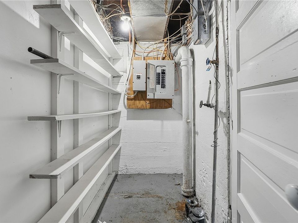 40th image of 3412 Gleason St