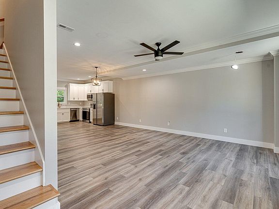 5th image of 3004 NW Henderson Ave
