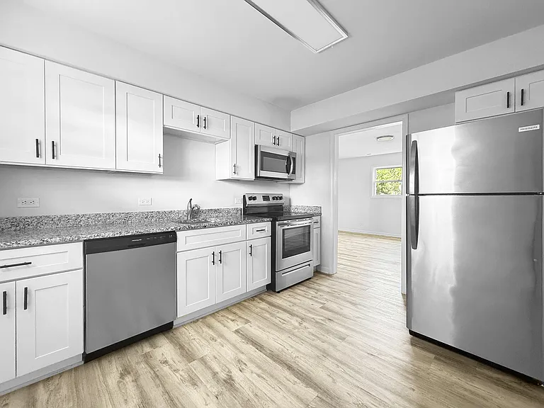 10407 N Church St #2 — Photo 6