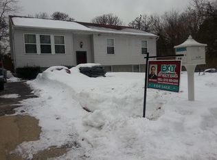 16 Ridge Ave, Central Islip, NY 11722