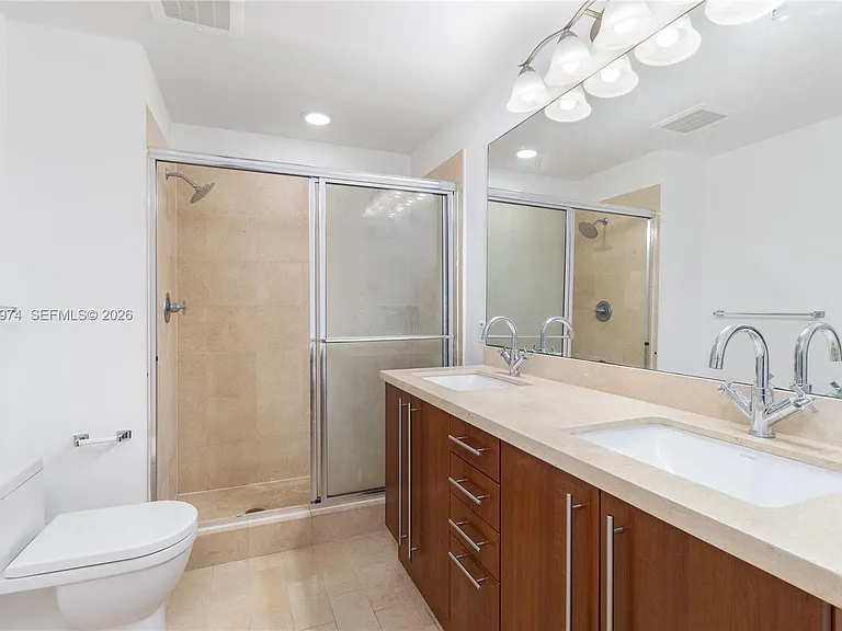 1111 SW 1st Ave #2423 — Photo 8