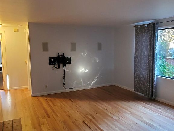 3rd image of 14516 6th Ave NE