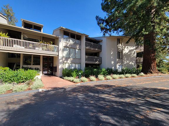2nd image of 300 Sand Hill Cir Unit 105