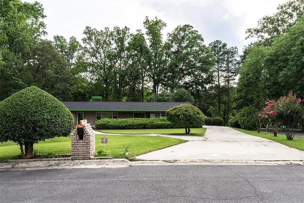 4 bed, 4.5 bath, 2055 sqft, $1,500 — Photo 1