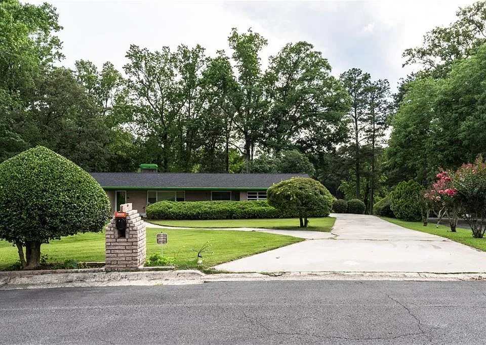 2560 Piney Wood Ln #3