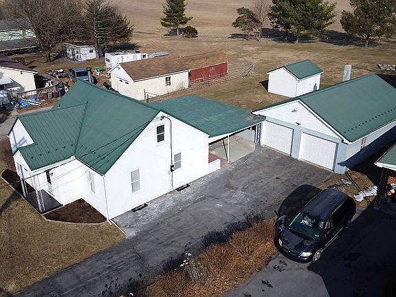 3rd image of 217 Three Square Hollow Rd