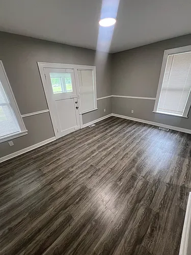 1411 Western Ave Photo 1