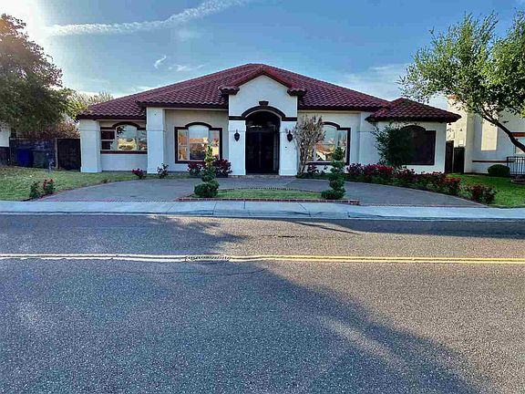 2nd image of 2629 Burke Dr