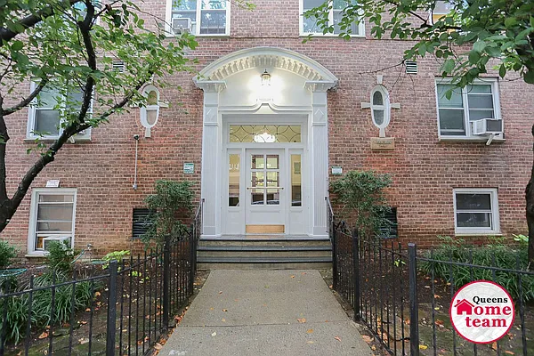 Sold by Keller Williams Realty Landmark II | media 10