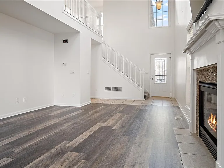 1200 Heron Dr — Photo 5