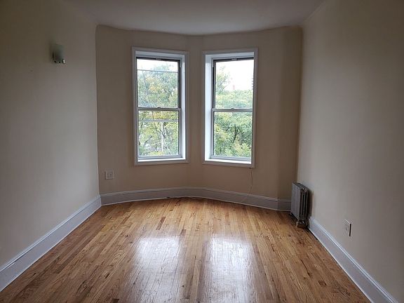 2nd image of 465 Park Pl APT 4R