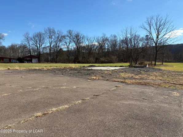 88 Walnut Dr, Berwick, PA 18603