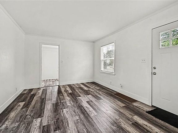 5th image of 4013 Valley Way