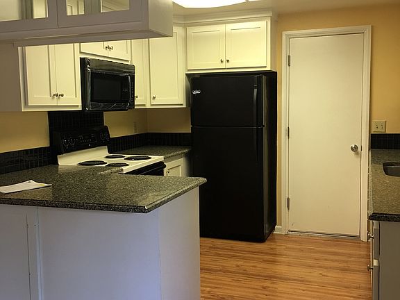 5th image of 14305 Pepperwood Dr
