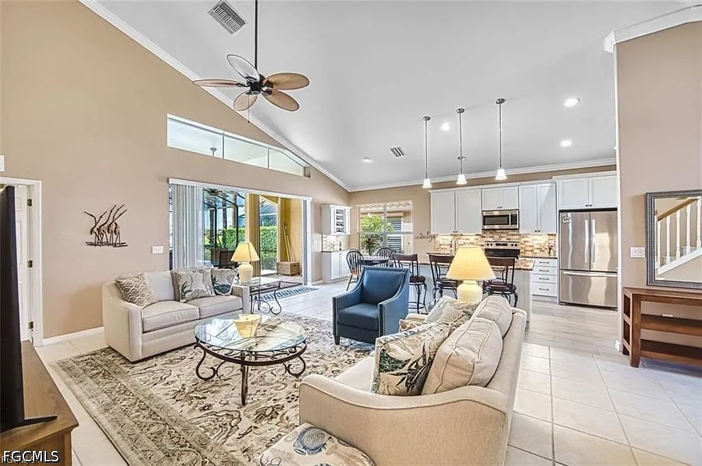 3 bed, 3.0 bath, 2124 sqft, $8,500 — Photo 4