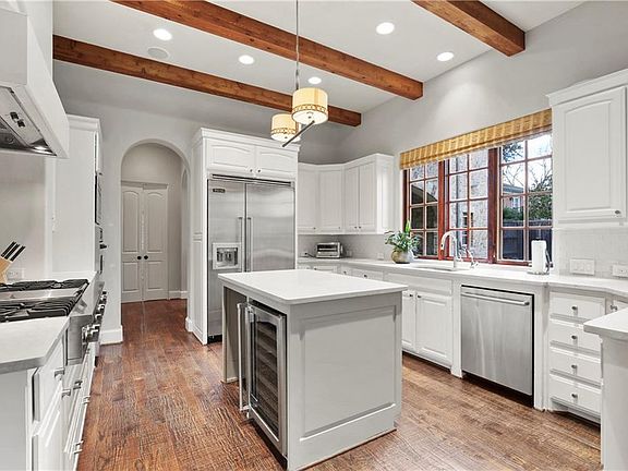 5th image of 10842 Camellia Dr