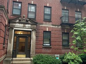 36 Linnaean St