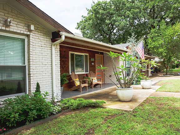 3rd image of 609 Hillside Rd