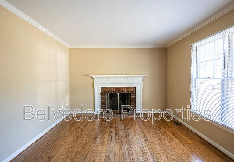 8 Barrett Pl — Photo 10