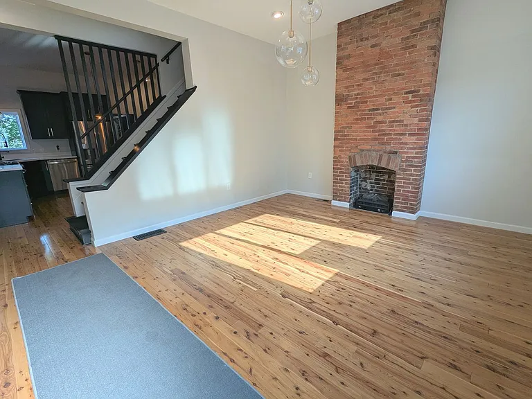 5109 Holmes St — Photo 7