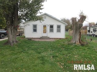 705 11th St W, Milan, IL 61264
