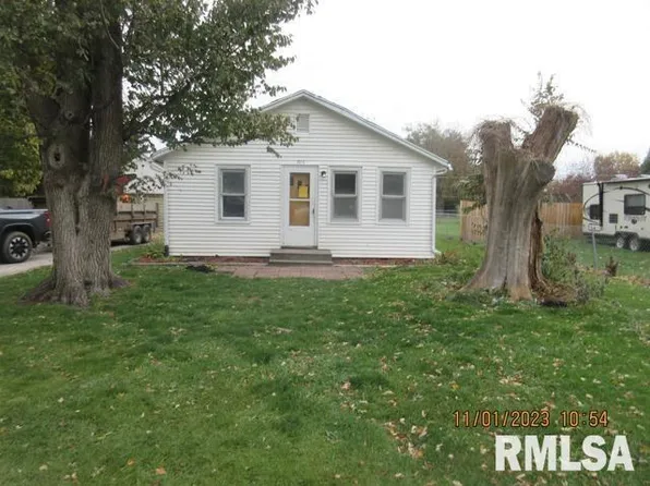 705 11th St W, Milan, IL 61264