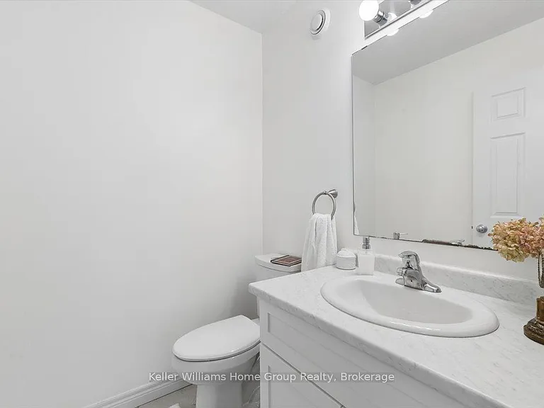 12 Ambrous Cres — Photo 15