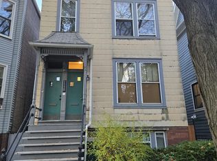 1338 W Nelson St #1, Chicago, IL 60657