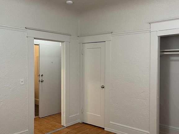 4th image of 436 E Oak St #B