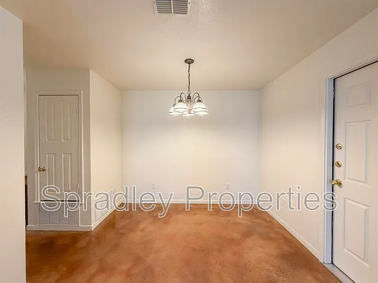 5700A Luxor Dr — Photo 5