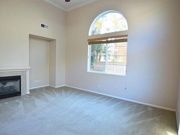 4th image of 2836 Villas Way