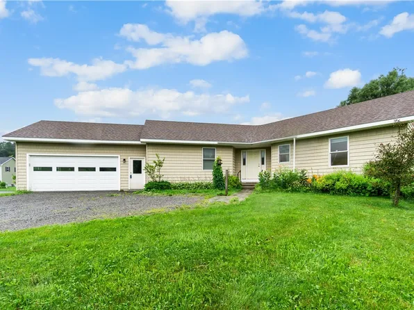 19 S Meadow Dr, Cazenovia, NY 13035
