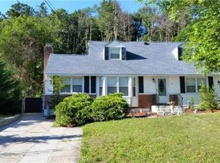 84 Cornell Dr, Smithtown, NY