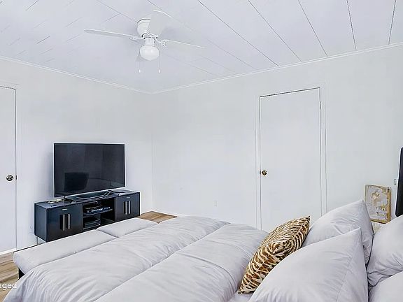 4th image of 107 Quillen St