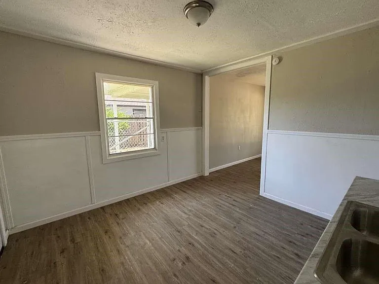 904 E Stanford St — Photo 5