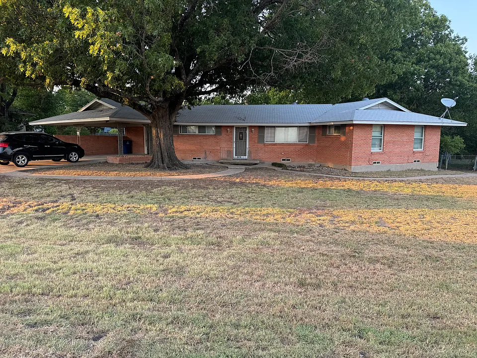 1406 Country Club Rd