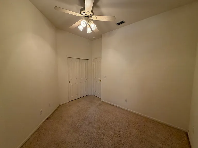 2833 Catalina Dr — Photo 16