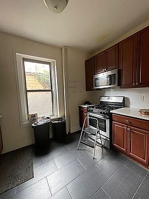 4th image of 271 Parkside Ave APT A4