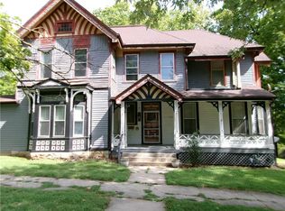 526 N 5th St, Atchison, KS 66002
