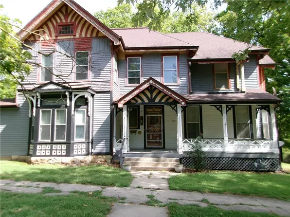 526 N 5th St, Atchison, KS 66002