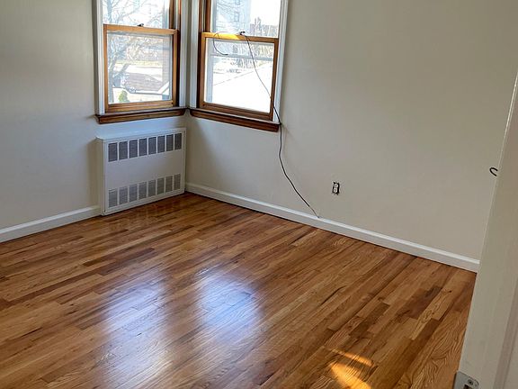 4th image of 18 Lincoln Ct #2