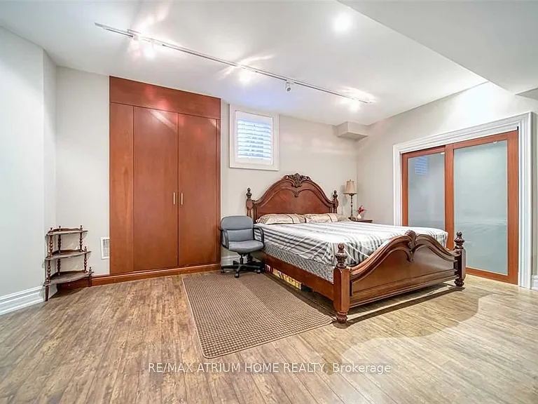 18 Soleil Blvd — Photo 22