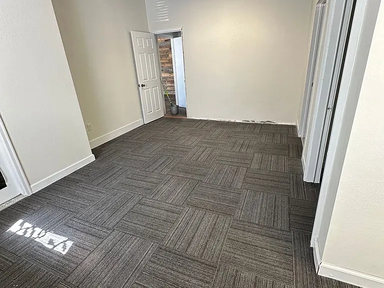 200 Collins Ave — Photo 4