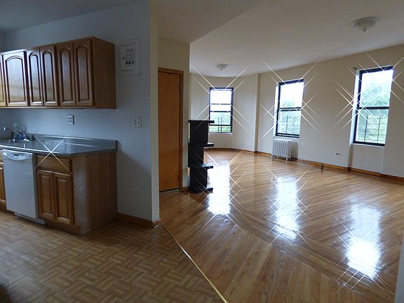 2nd image of 5000 Broadway APT 6B