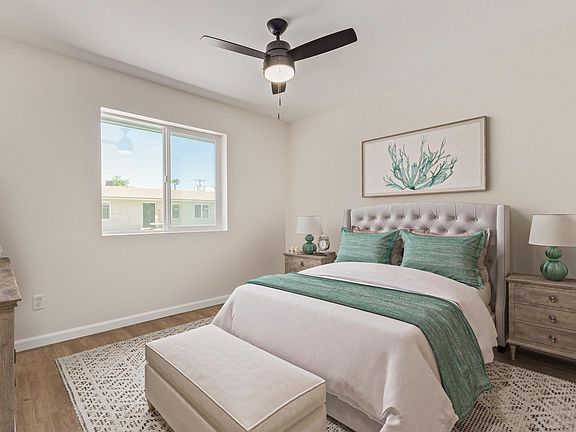 Example of furniture arrangement in this room.