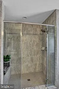 155 Sussex Pl — Photo 9
