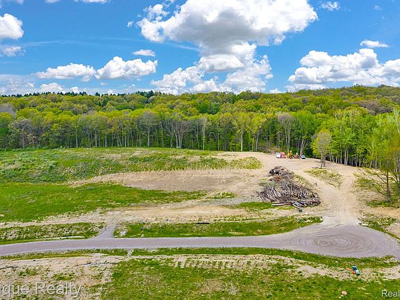 3rd image of 2797 Ridge Rd
