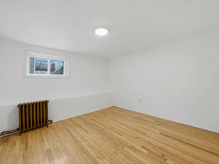 49 Trinity Pl #1 — Photo 16